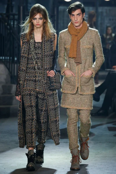 Look 32